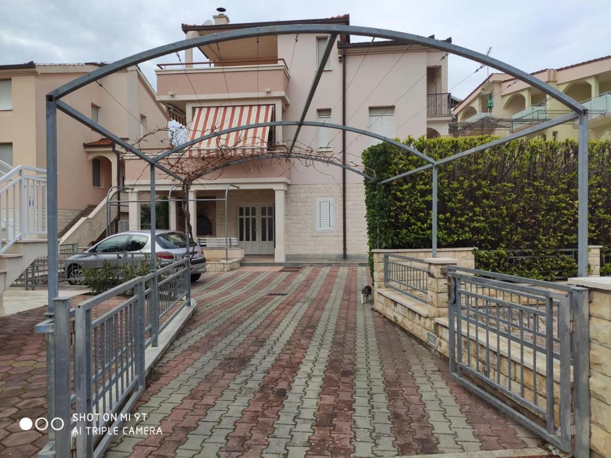 Apartment Svrco Zaboric Esterno foto