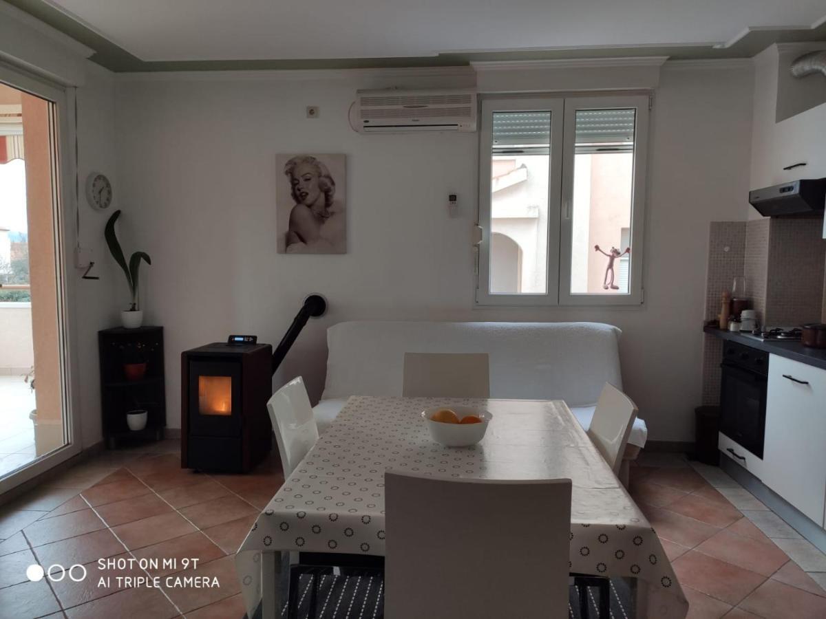 Apartment Svrco Zaboric Esterno foto